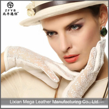 2016 guante de cuero atractivo femenino de la venta caliente con el cordón